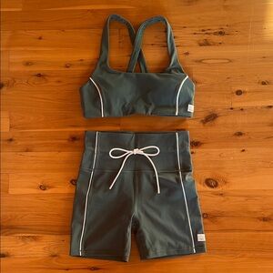 Vuori daily piped set xs in viridian